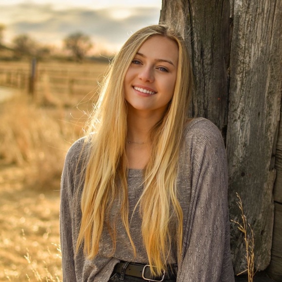 Meet your Posher, Ayla - Picture 1 of 1